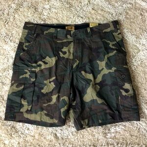 NWT Foundry Big & Tall Everyday Casual Comfort Stretch Men’ Size 48 Cargo Shorts